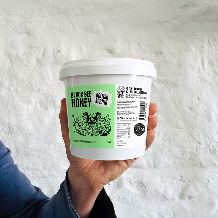 Springhuney Raw British Spring Honey - 1kg Tub – Black Bee Honey